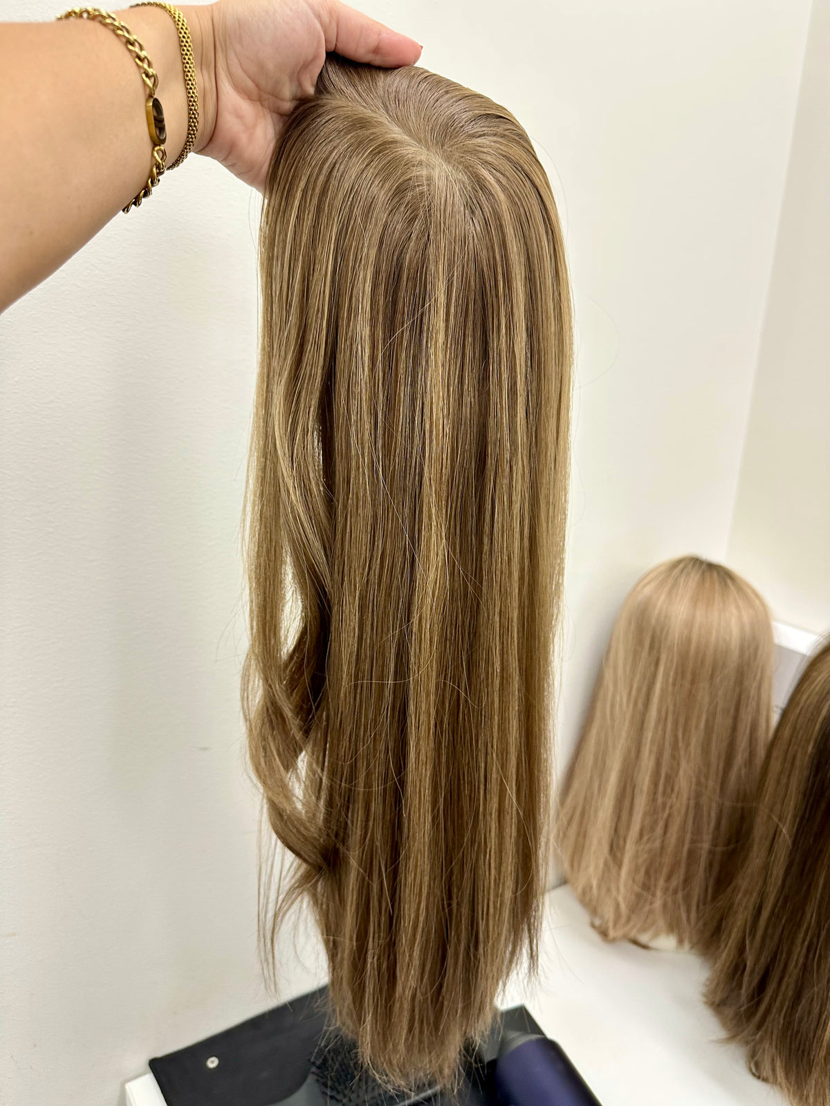 ANNA - Light brown w/ blonde highlights - Hair Topper (8x8 cap / 21-23")