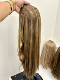 ANNA - Light brown w/ blonde highlights - Hair Topper (8x8 cap / 21-23")